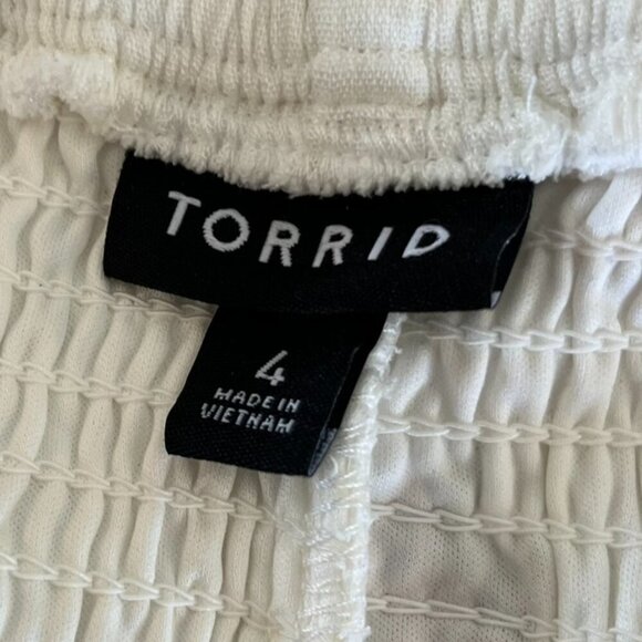 Torrid Woman's Plus-Size Floral Embroidered Smocked Peasant Blouse Sz 26 - Picture 7 of 10